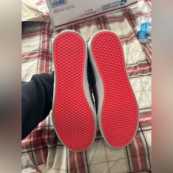 Vans - Picture 4 of 4